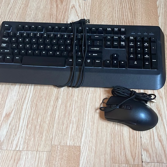 gaming keyboard and mouse it was only used one time it’s and onn gaming - Picture 1 of 11